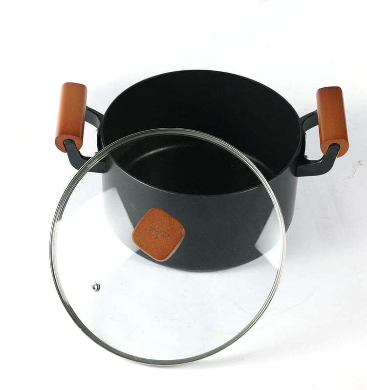 Cast Iron Pot with Lid